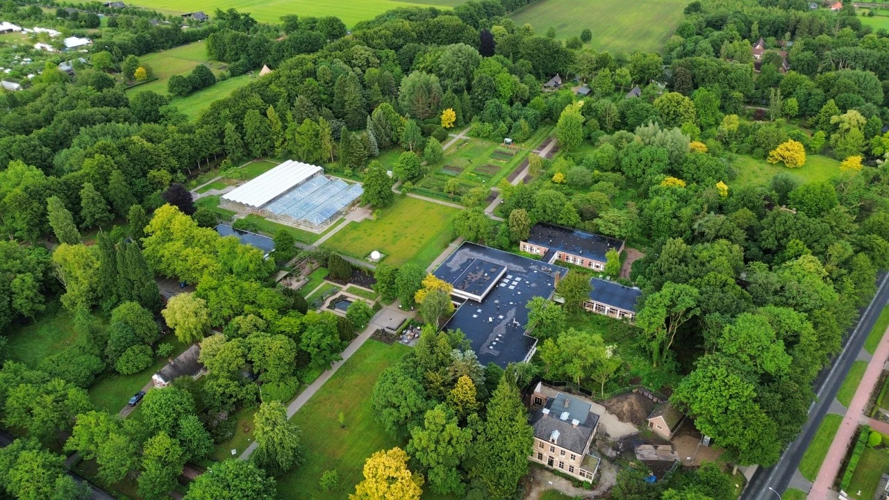 Het bruist weer in de tuinbouwschooltuin in Frederiksoord!